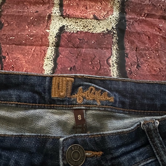 Kut from the Kloth jeans size 8
Inseam 25” (folded bottom hem) - Picture 4 of 8
